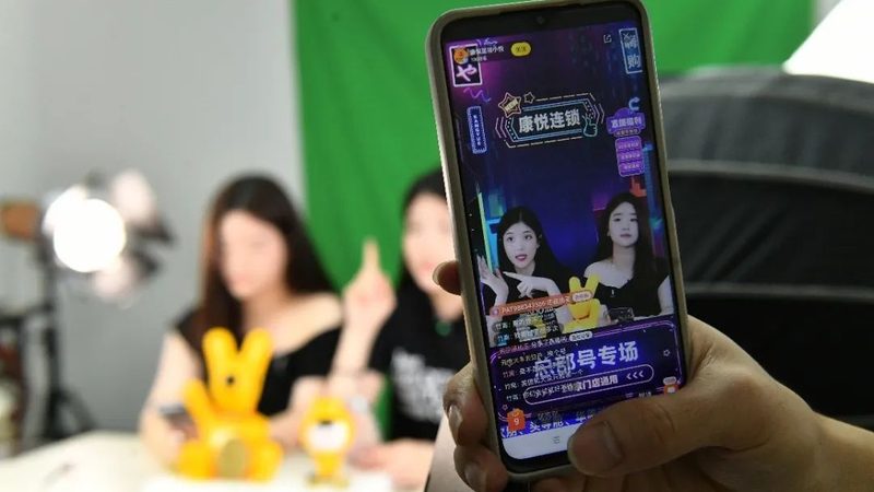 月嫂和育儿嫂证书含金量对比